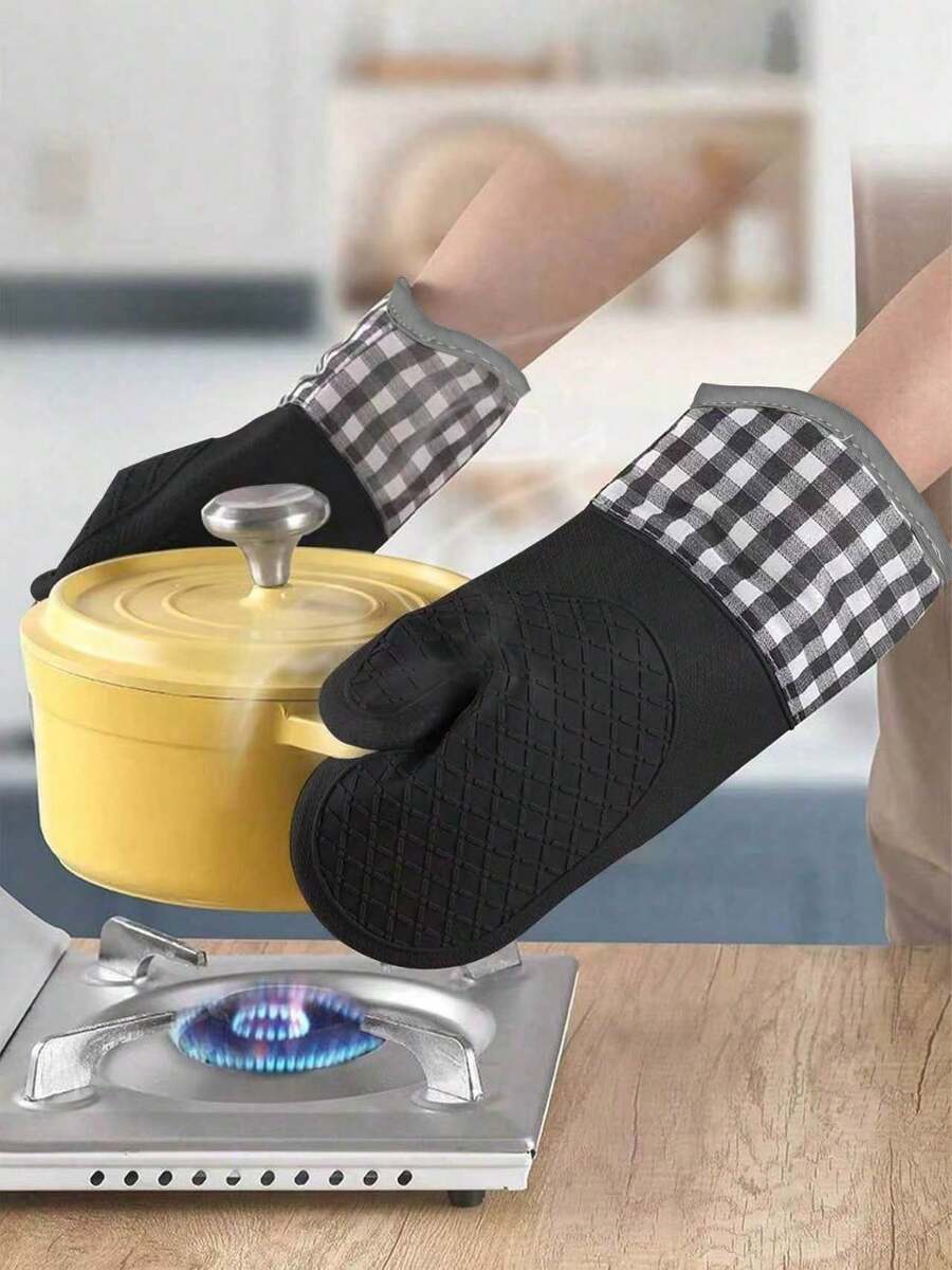 1pc Anti-Scald Microwave Oven Gloves, Heat Resistant Kitchen Baking Gloves,Resistant Silicone Oven Mitts - Home Kitchen, Non-Slip Kitchen Items, Festive Holiday Cooking Gifts Friendly For Home And Kitchen Organization - Black - View 1