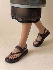 HighSole 極簡人字紋女款露趾後扣涼鞋，輕便都市休閒穿搭 - 咖啡棕 - 查看 7