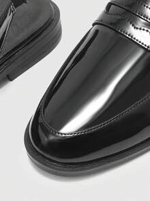 CUCCOO BIZCHIC Women's Shoes Flat Back Carry Loafers - Black - View 4