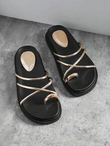 Solezae Women's Fashionable Comfortable Crisscross Toe Ring Slip-On Flat Sandals - Gold - View 5