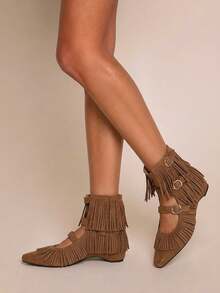 Daringsoles Sepatu Bot Pendek Wanita Ujung Persegi dengan Resleting Samping, Gesper Logam, Desain Berumbai, dan Hak Tebal. - Coklat - View 8