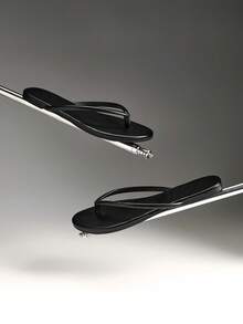 Solezae Women's Round Toe T Strap Thong Poolside Flip Flop Sandals Summer Shoes - Black - View 4