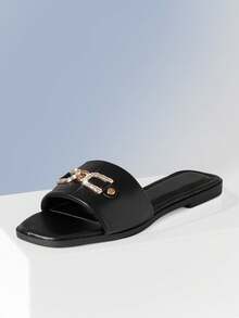 Solezae Sandalias planas de mujer con decoración de metal, cómodas y de moda - Negro - Ver 1