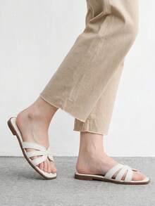 CUCCOO BIZCHIC 夏季新款白色海灘度假休閒女款平底涼鞋 - 白色 - 查看 6