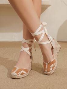 Styleloop Zapatos de plataforma con tacón de cuerda de cáñamo y cordones traseros, de ante con bordado retro color camello para mujer - Camel - Ver 2