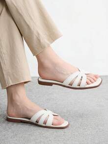 CUCCOO BIZCHIC 夏季新款白色海灘度假休閒女款平底涼鞋 - 白色 - 查看 3