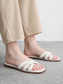 CUCCOO BIZCHIC 夏季新款白色海灘度假休閒女款平底涼鞋 - 白色 - 查看 5