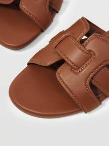 MOTF PREMIUM WOMEN'S FASHION SIMPLE WOVEN FLAT SANDALS - Coffee Brown - View 4
