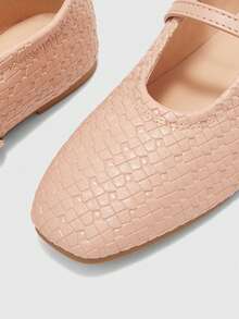 CUCCOO BIZCHIC 女款裸色壓紋瑪麗珍平底鞋 - 裸色 - 查看 3