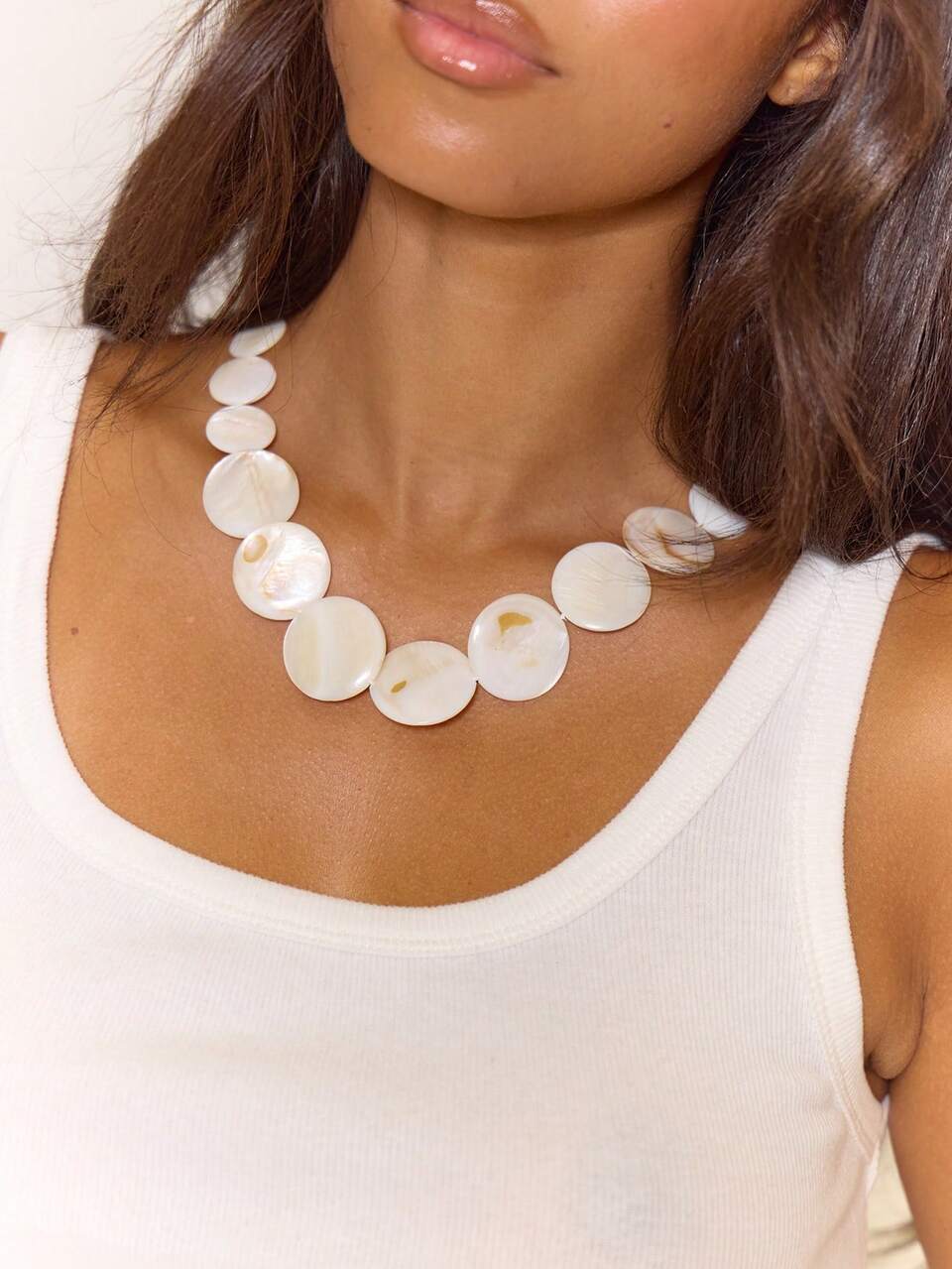 WHITE SHELL BEADED DETAIL NECKLACE SPRING SUMMER CASUAL COOL VACATION