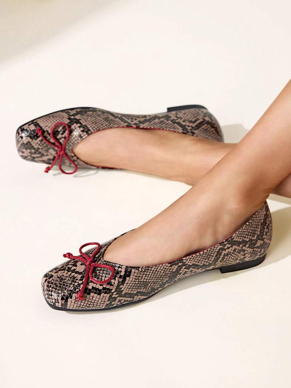CUCCOO CHICEST Women's Retro Snake Pattern Printed Square Toe Flat-Soled Shoes, Bowknot Low Vamp Four-Season Commuter Ballet Shoes