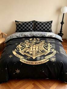 HARRY POTTER X SHEIN Set Sprei 3 Potong Bermotif, Terbuat dari Kain Lembut, Hangat, dan Bernapas. Sprei Pink Cocok untuk Tempat Tidur Single, Double, Queen, dan Queen Size. Dapat Dicuci dengan Mesin. - Hitam gelap - View 4