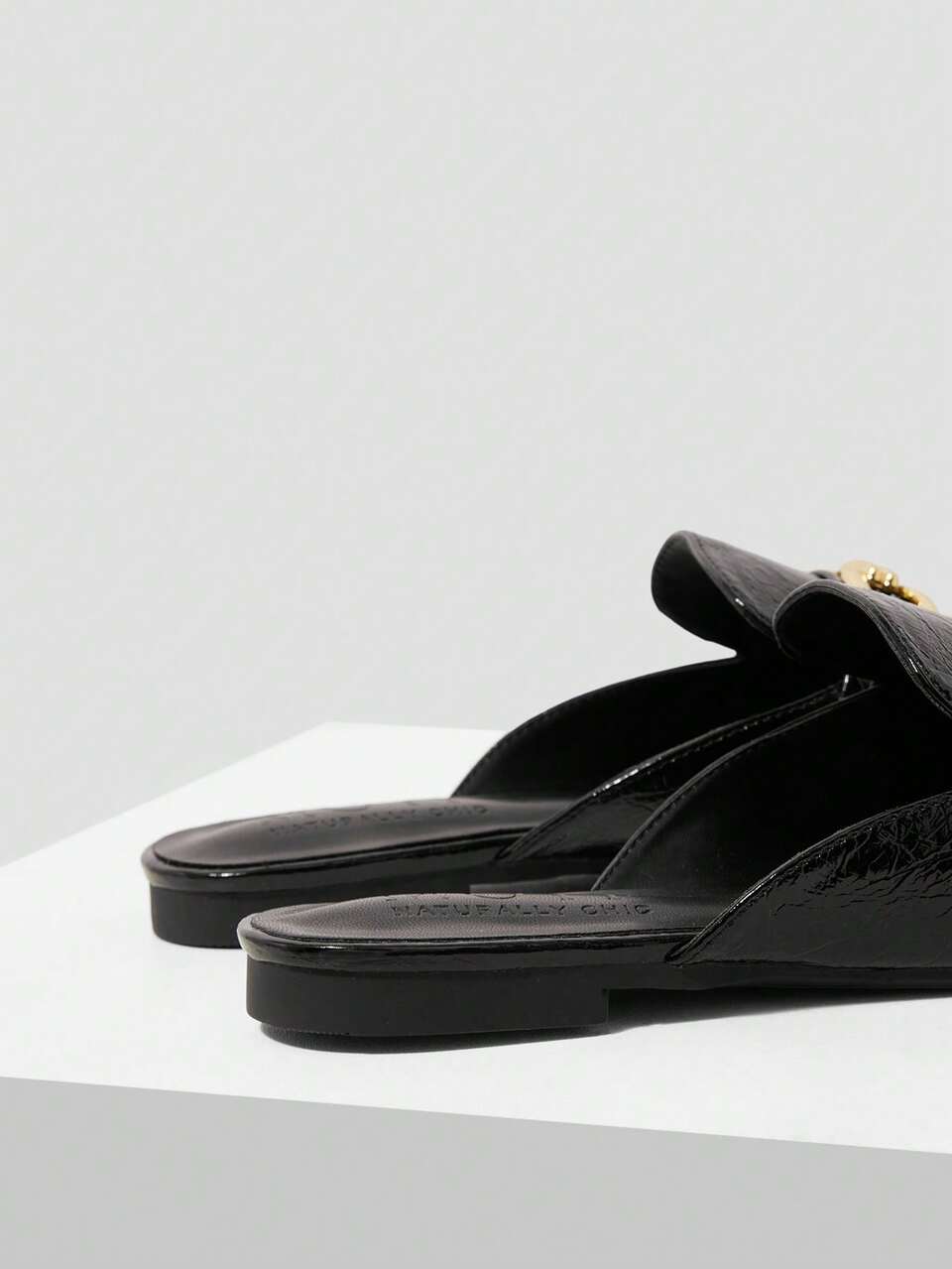 MOTF CASUAL COMFORTABLE METALLIC DETAIL FLATS, FOR NEW YEAR HOLIDAY, SPRING SHOES SPRING BREAK EASTER FALL SHOES