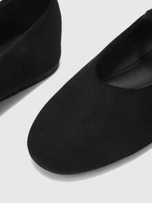 CUCCOO BIZCHIC Round Toe Women's Shoes, Low Vamp Comfortable Solid Color Flats, Suitable For Leisure Commuting And Versatile Vacation Fall Shoes - Black - View 5
