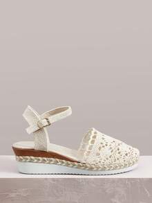 White mesh
