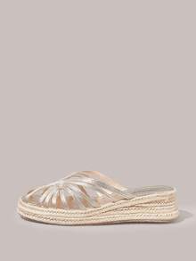 Styleloop Sandal Platform Wanita dengan Hiasan Garis Emas, Gaya Pomessian, Cocok untuk Liburan, Kencan Sehari-hari, Pantai, Perjalanan Santai - Emas - View 9
