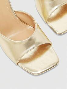 CUCCOO BIZCHIC Sandal Wanita Model Sederhana Ujung Persegi dengan Hak Sedang dan Model Terusan, Model Selop - Logam emas - View 8