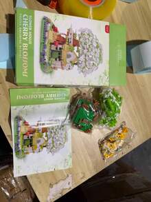 4PCS 600 Pieces Plastic Micro Building Block Set Four Season Tree House Model Kit For Adults Birthday Christmas Gift Home Decor Creative Hobby Assembly Craft Decoration Ornament Collectible Stress Relief Puzzle Toy Landmark Architecture - Multicolor - View 8