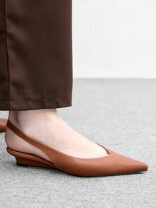 CUCCOO BIZCHIC 極簡純色尖頭露跟女鞋，通勤與休閒穿搭，聖誕與春季鞋款 - 咖啡棕 - 查看 4