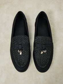 Weave black
