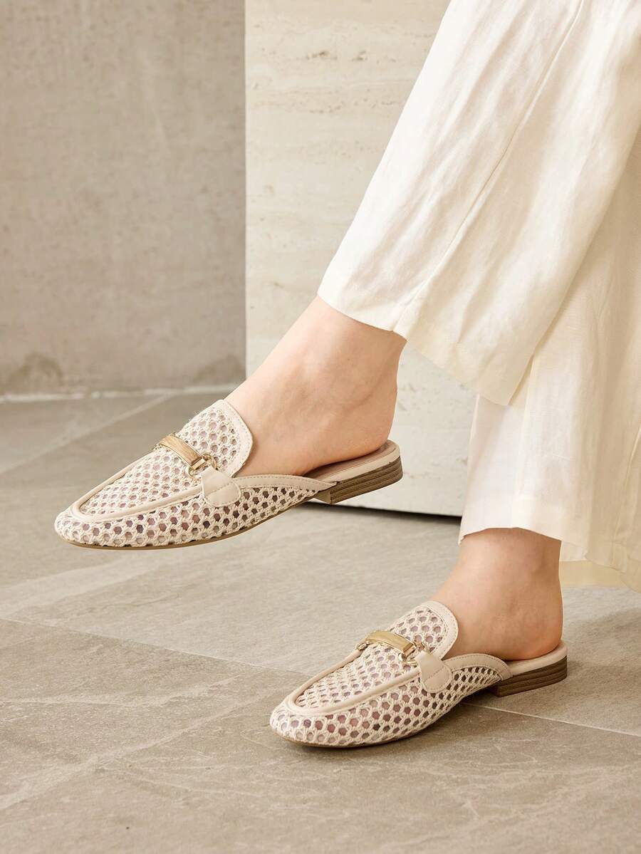MOTF BUCKLE SIMPLE AND GENEROUS FASHION VERSATILE LEISURE WORKPLACE COMMUTE EMPTY WOMEN FLAT SHOES - Beige - View 2