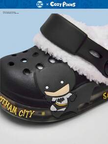 BATMAN X Cozy Pixies 一雙冬季男童舒適時尚卡通可愛輕便百搭嬰兒克羅格鞋發光鞋，適合室內居家及其他場合 - 黑色 - 查看 6
