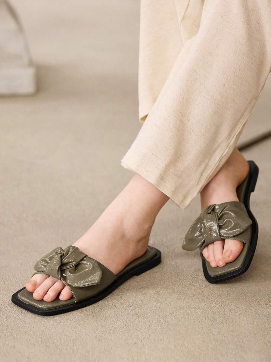 MOTF PREMIUM WOMEN'S NEW BOWKNOT FLAT-BOTTOMED SQUARE TOE SANDALS, DARK GREEN VERSATILE AND COMFORTABLE FAIRY BEACH SHOES - Dark Green - View 2
