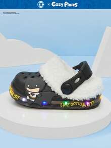 BATMAN X Cozy Pixies 一雙冬季男童舒適時尚卡通可愛輕便百搭嬰兒克羅格鞋發光鞋，適合室內居家及其他場合 - 黑色 - 查看 3