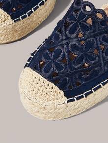 Styleloop Ladies Flat Bottom Round Toe Electric Embroidery Flower Hemp Rope Beach Leisure Holiday Sandals Summer Shoes Fall Shoes - Navy Blue - View 8