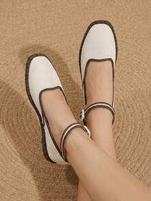 Styleloop Sepatu Flat Wanita Warna Beige Vintage dengan Tali Beludru - Krem - View 4