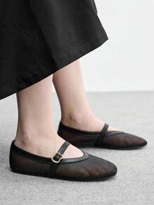 CUCCOO BIZCHIC 簡約扣飾低鞋口女鞋，細帶平底溫柔風休閒鞋，透氣通勤日常百搭 - 黑色 - 查看 1