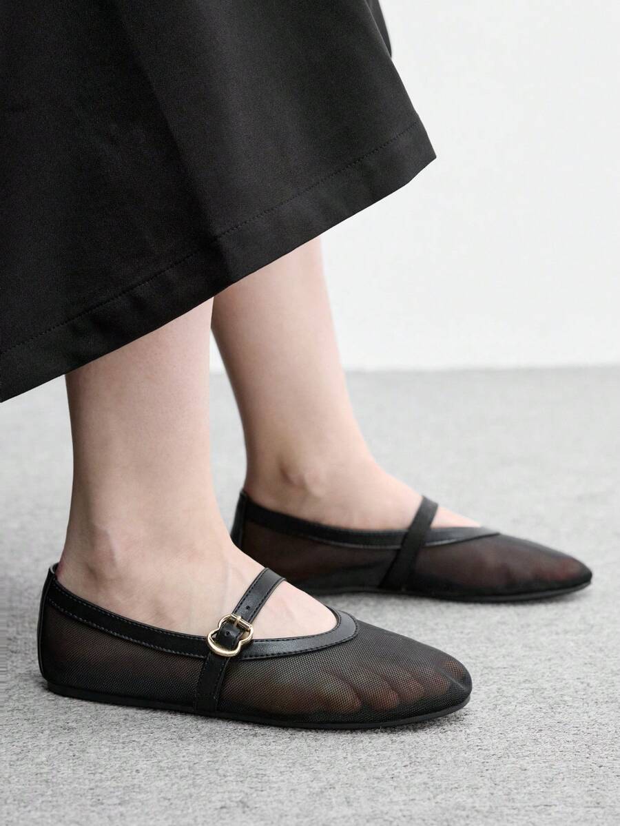 CUCCOO BIZCHIC 簡約扣飾低鞋口女鞋,細帶平底溫柔風休閒鞋,透氣通勤日常百搭 - 黑色 - 查看 1