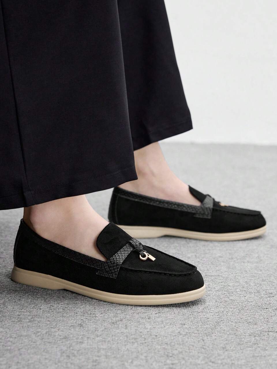 CUCCOO BIZCHIC Women Shoes Fashionable Black Suede Splicing Comfortable Commuting Women's Flat Loafers Women's Flat Shoes Suitable For Shopping And Work Daily