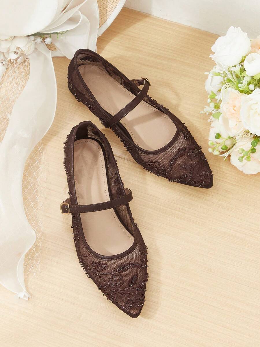 CUCCOO HITCHD 女款網布刺繡串珠設計方頭瑪麗珍鞋,簡約扣環,法式低鞋面軟底透氣鞋 - 咖色 - 查看 1