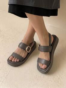 HighSole 雙帶式露趾方頭厚底平底休閒女款涼鞋，適合通勤、購物與度假穿著 - 淺灰色 - 查看 4