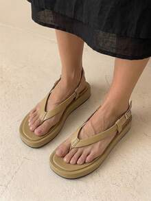 HighSole 春夏新款可調節扣環都市極簡風涼鞋，柔軟舒適，適合通勤、購物、海邊度假、音樂節穿著 - 卡其42# - 查看 3