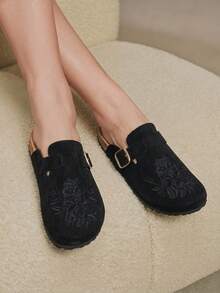 Solecia Women's Flat Round Toe Embroidered Slip-On Casual Comfortable Loafers Fall Shoes - Black - View 11