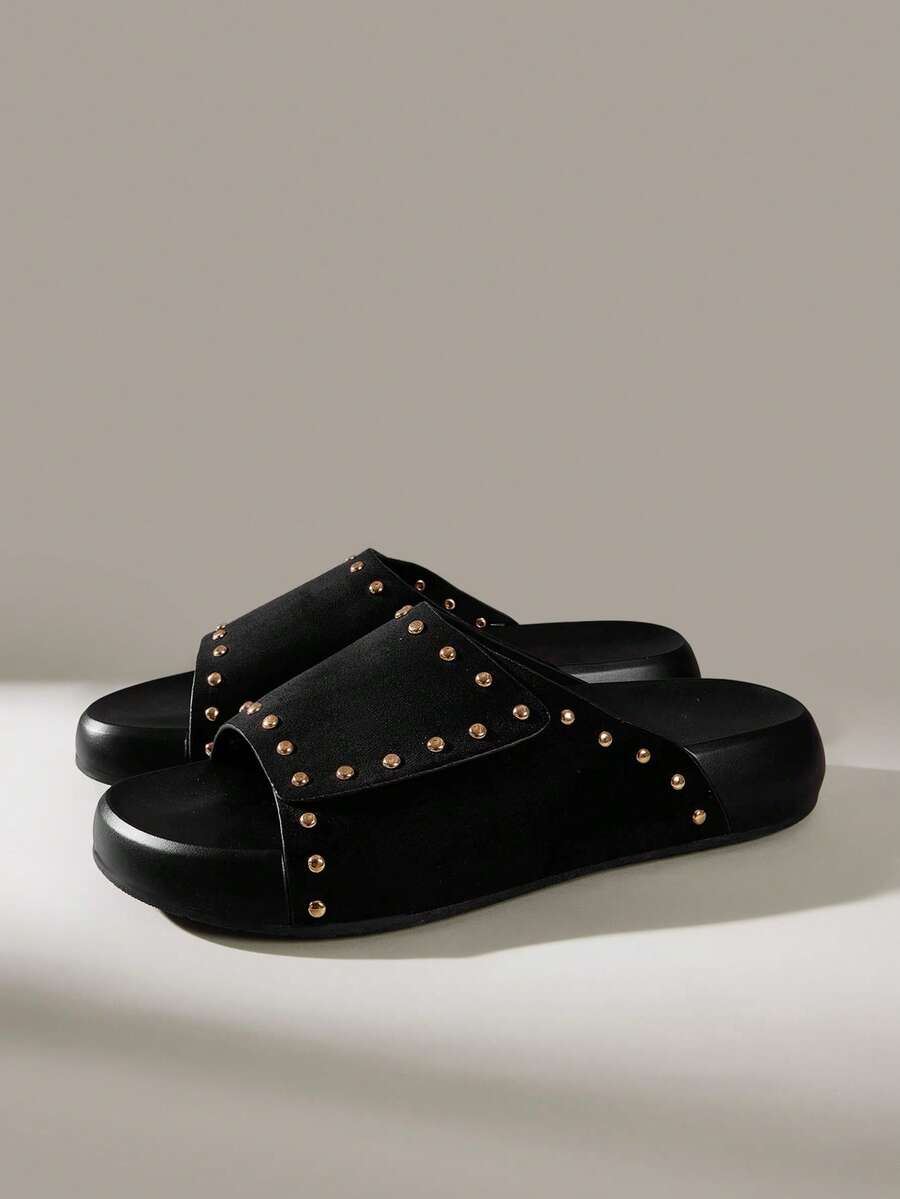 Solecia Women's New Fashion Comfortable Flat Beach Vacation Sandals - Black - View 1