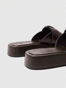 HighSole 女款休閒百搭拖鞋，舒適透氣，方頭平底，簡約風格，深棕色，適合居家、日常與街頭穿著 - 巧克力棕 - 查看 8
