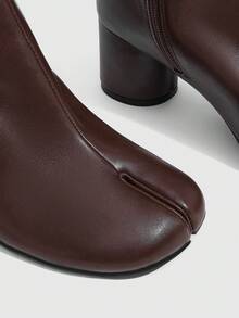 CUCCOO SZL بوت نسائي قصير سميك بمقدمة مربعة وتصميم دائري - قهوة بني - مشاهدة 5