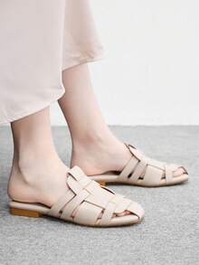 CUCCOO BIZCHIC 女款杏色編織鞋面粗跟低跟涼鞋，適合通勤辦公穿著 - 杏色 - 查看 1