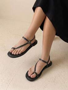 HighSole 女款春夏戶外舒適裸色綁帶休閒平底黑色涼鞋，度假沙灘穿搭 - 黑色 - 查看 5