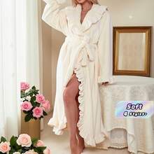 Encaje blanco lechoso