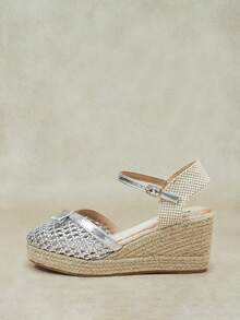 Styleloop Sandalias de moda para mujer con suela gruesa, cuerda de cáñamo, punta redonda y hebilla, estilo resort - Plateado - Ver 3