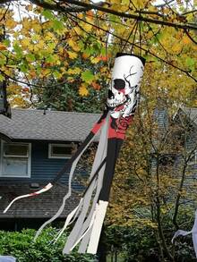2PCS 39 Inch Halloween Skeleton Windsock Flag Outdoor Hanging Decoration Waterproof Weatherproof Black White Skull Yard Sign Garden Patio Lawn Path Party Decor Fall Autumn Halloween Decor Supplies Must Haves - Multicolor - View 2