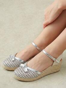 Styleloop Sandalias de moda para mujer con suela gruesa, cuerda de cáñamo, punta redonda y hebilla, estilo resort - Plateado - Ver 9