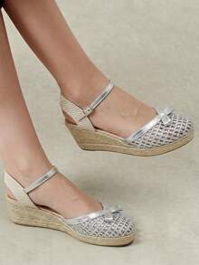 Styleloop Sandalias de moda para mujer con suela gruesa, cuerda de cáñamo, punta redonda y hebilla, estilo resort - Plateado - Ver 2