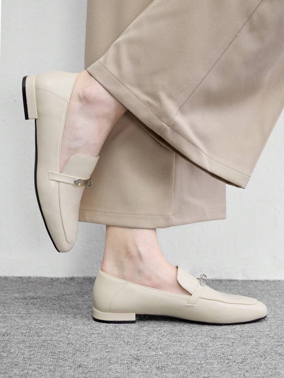 CUCCOO BIZCHIC Women's Square Toe Low Heel New Beige Women's Flat Shoes Comfortable Versatile Loafers Suitable For Work Commuting Daily Wear Light Casual Flat Women