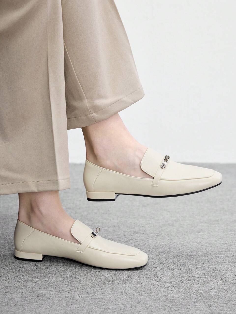 CUCCOO BIZCHIC Women's Square Toe Low Heel New Beige Women's Flat Shoes Comfortable Versatile Loafers Suitable For Work Commuting Daily Wear Light Casual Flat Women