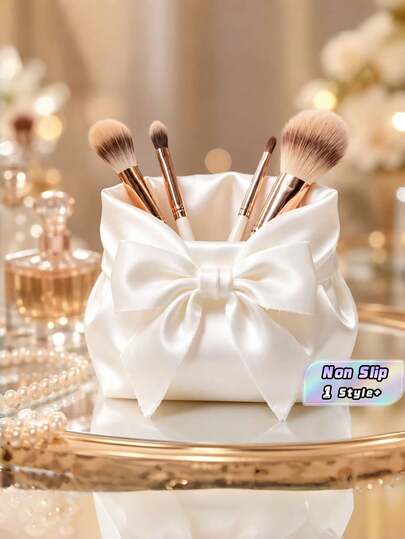 1PC Standard Size 3D Printed Plastic Durable Lightweight Non Slip Scratch Resistant Cute White Bow Ribbon Shape Makeup Brush Holder Cosmetic Organizer Cup Coquette Vanity Desk Decor For Bedroom Bathroom Office Workspace Unique Gift For Women